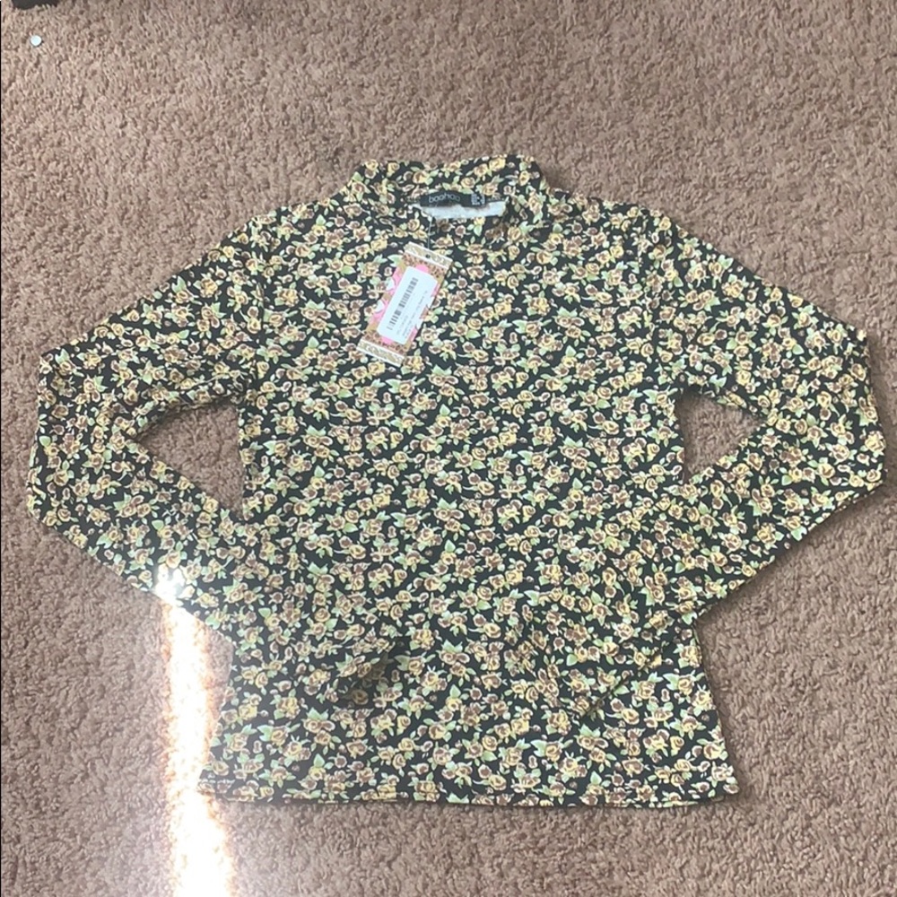 Boohoo Rose mock neck long sleeve